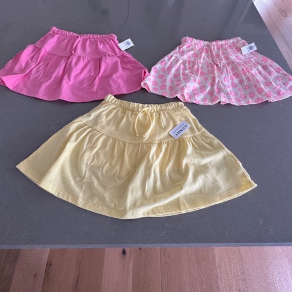 NWT-3 Girl 4T Old Navy Cotton Skirt/Skorts Pink, Yellow, Pink Flower